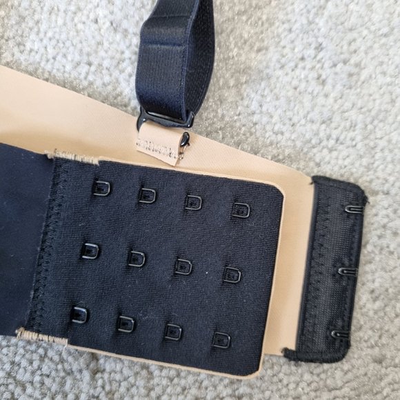 Knix Reversible Evolution Bra Size 4 - Picture 8 of 9